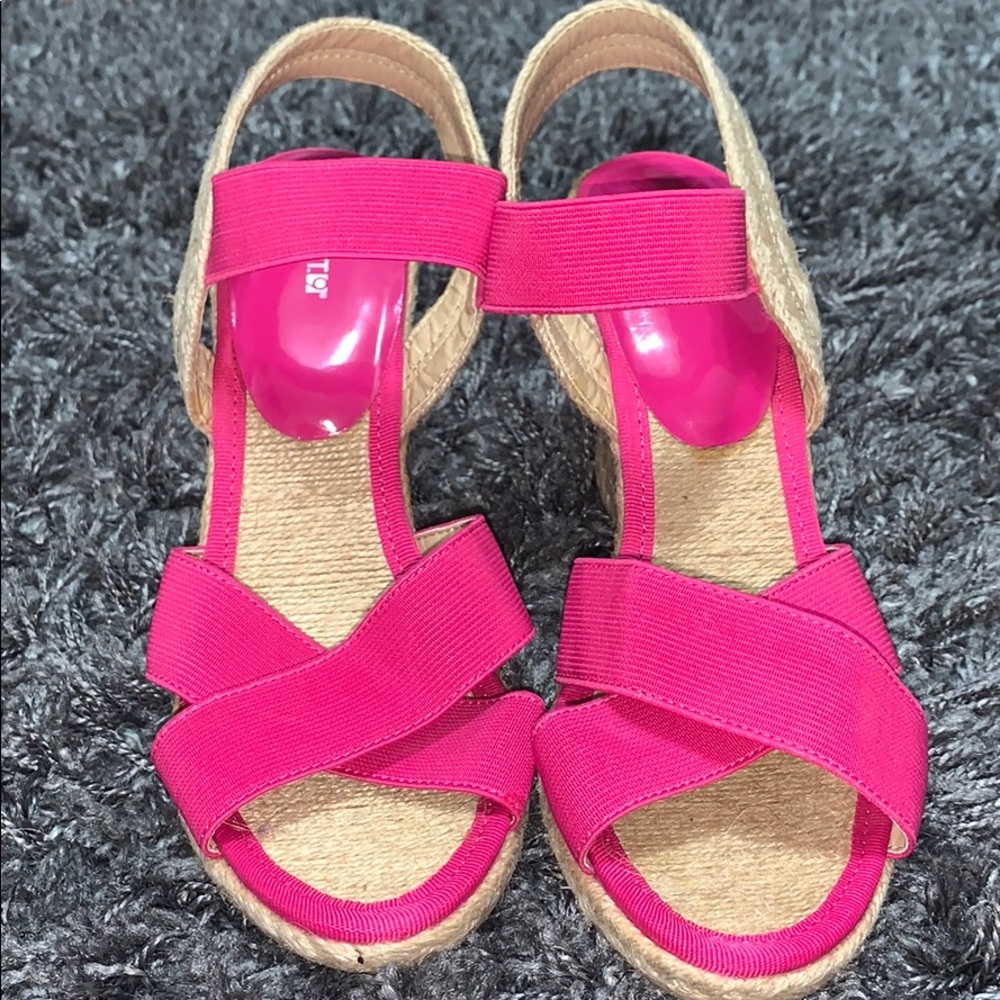 Pink wedges